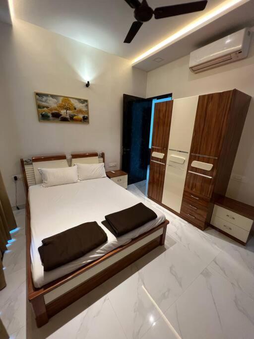 Stayhaven Starmount 4Bhk & Pool Мумбаи Экстерьер фото
