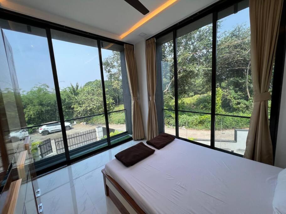 Stayhaven Starmount 4Bhk & Pool Мумбаи Экстерьер фото