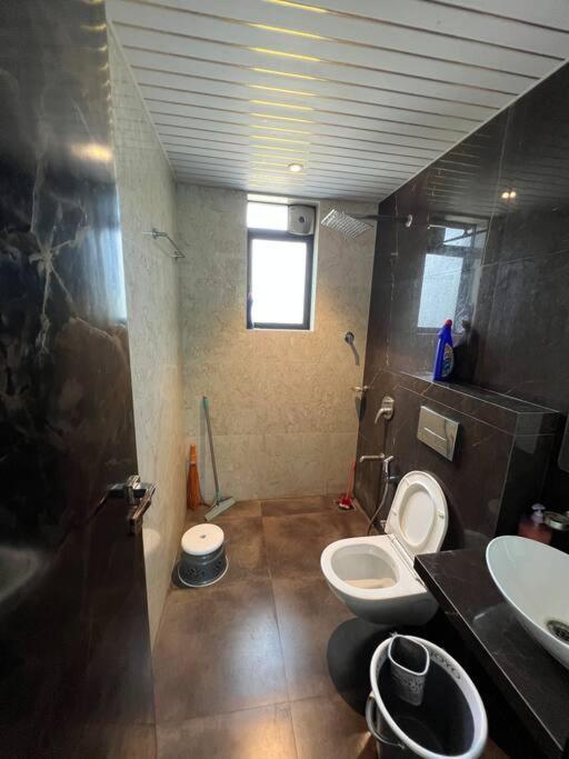 Stayhaven Starmount 4Bhk & Pool Мумбаи Экстерьер фото
