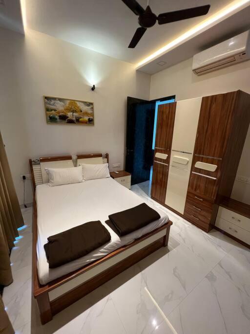 Stayhaven Starmount 4Bhk & Pool Мумбаи Экстерьер фото