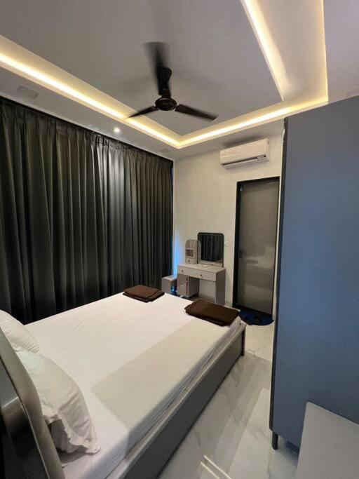 Stayhaven Starmount 4Bhk & Pool Мумбаи Экстерьер фото