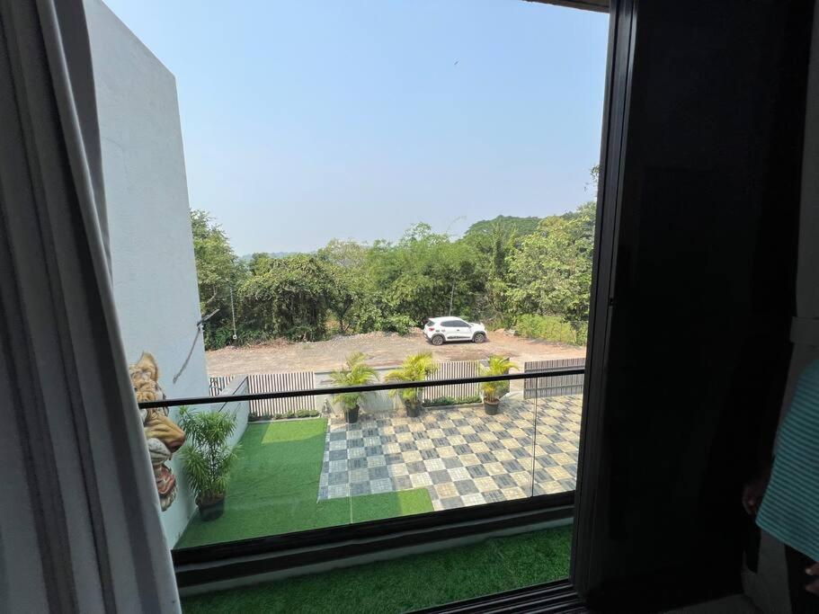 Stayhaven Starmount 4Bhk & Pool Мумбаи Экстерьер фото